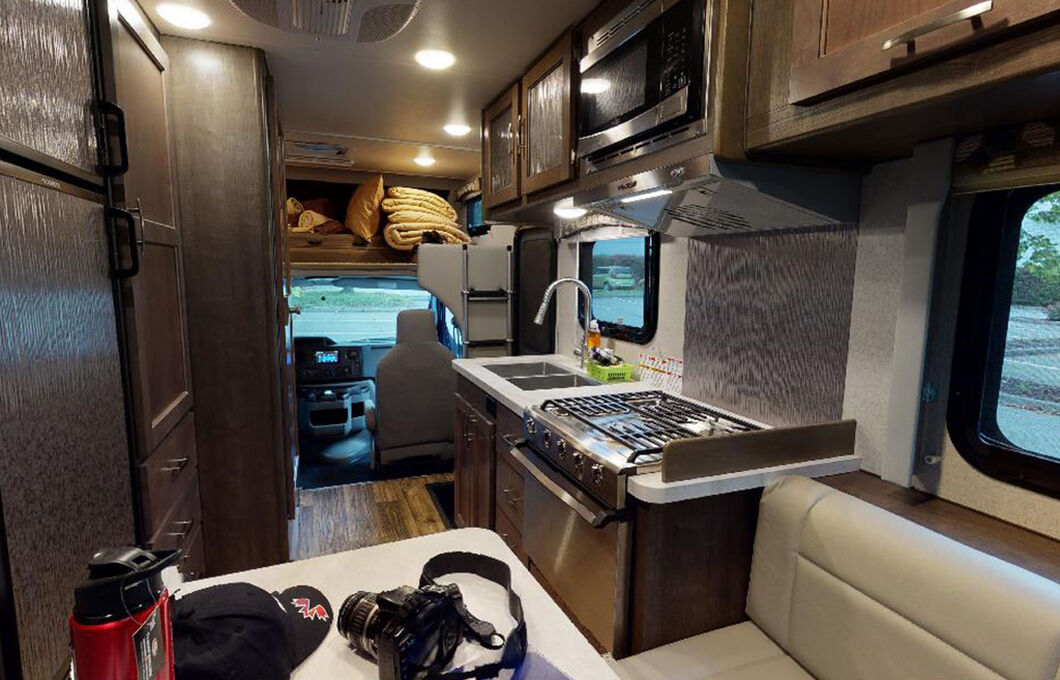 Class C Motorhome-Small (C-Small), , hi-res image number 11